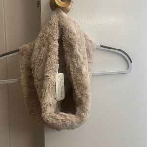 NEW WITH TAGS FAUX FUR SNOOD DANA HERBERT
